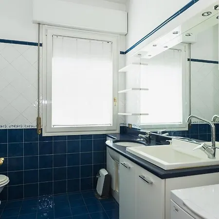 Pit Stop Motorvalley - Near Old Town Apartment